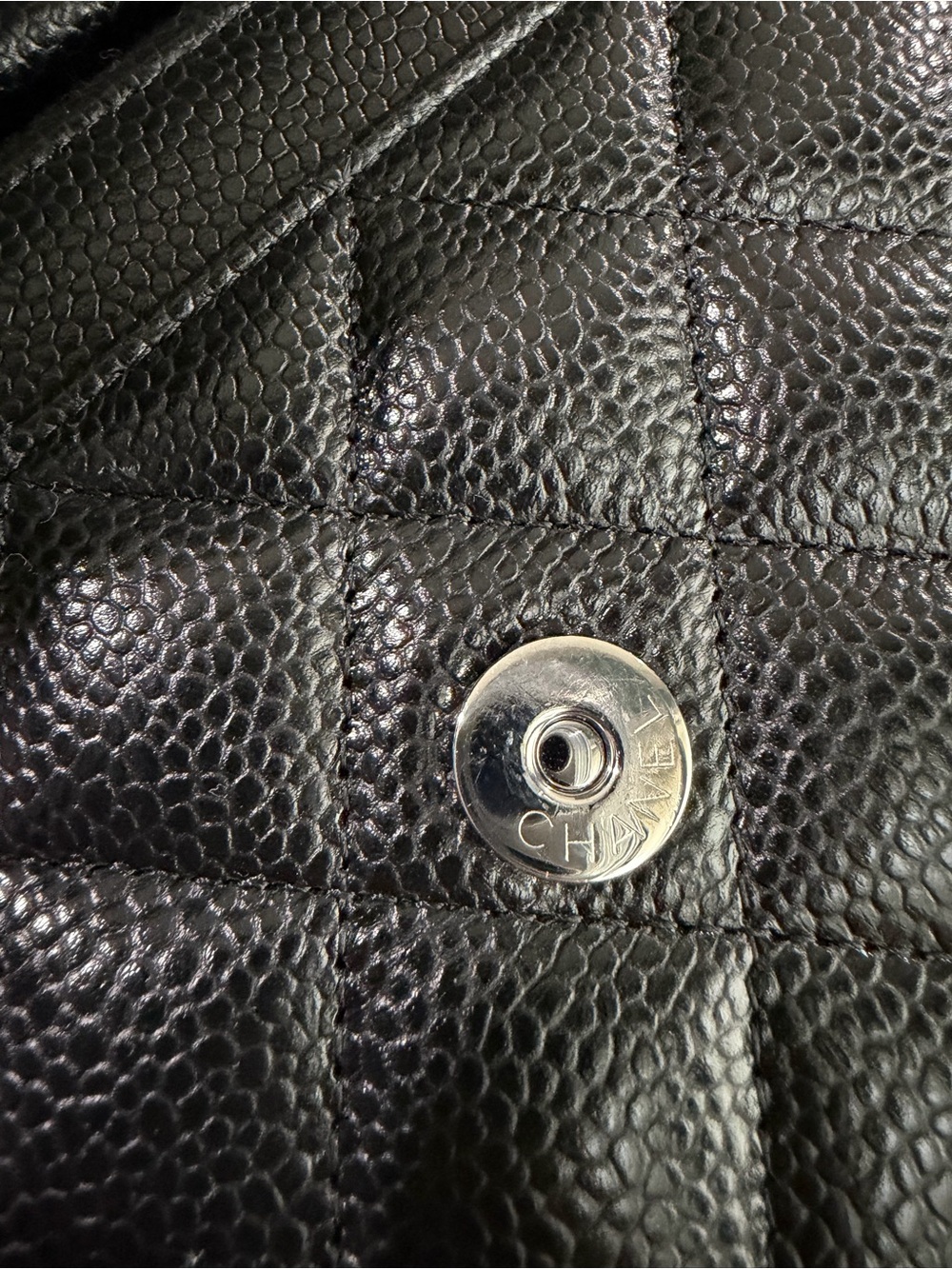CHANEL Black Quilted Caviar Leather Crossbody Wallet with Silver Chain - Picture 11 of 17